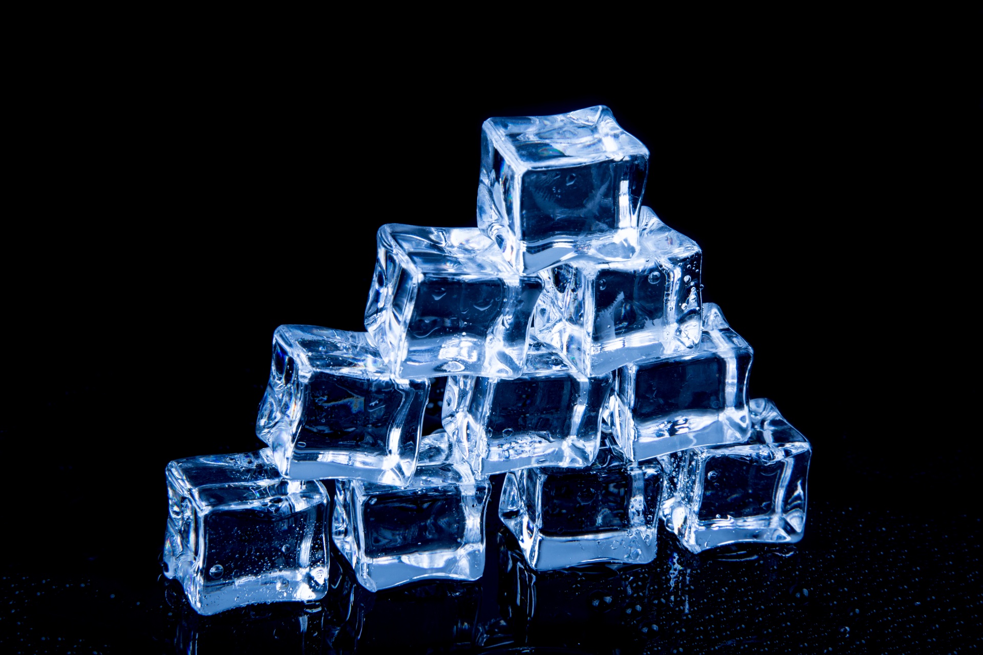 ice-cubes-1462093781N3V