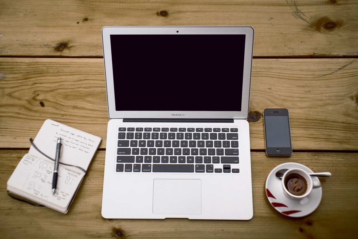 home_office_workstation_office_business_notebook_macbook_air_portable_device_computer-1338927